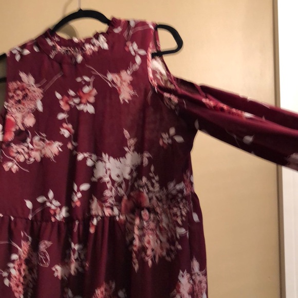 Cold shoulder top - Picture 2 of 3